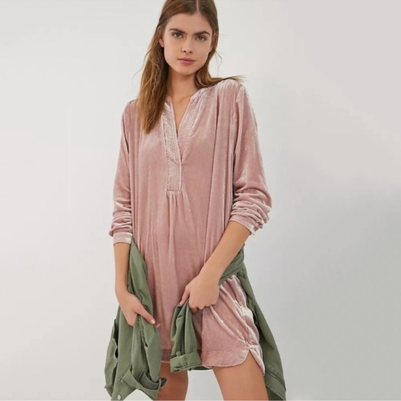 Anthropologie Dresses & Skirts - Anthropologie Melody Velvet Long Sleeve Mini Dress in Pink Size Medium